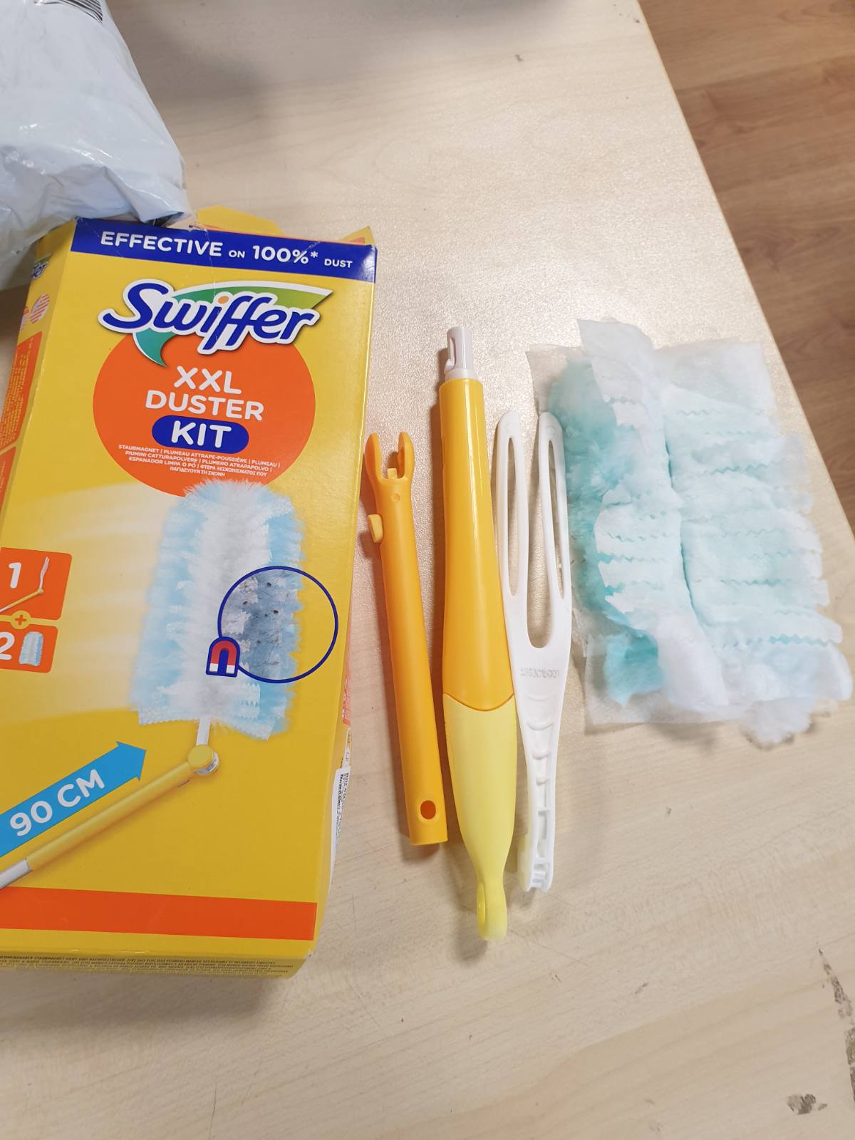 322072 - SWIFFER Set fillestar për pastrues pluhuri XXL, 1 dorezë XXL + 2 lecka, Kap dhe bllokon 3 herë më shumë pluhur dhe qime