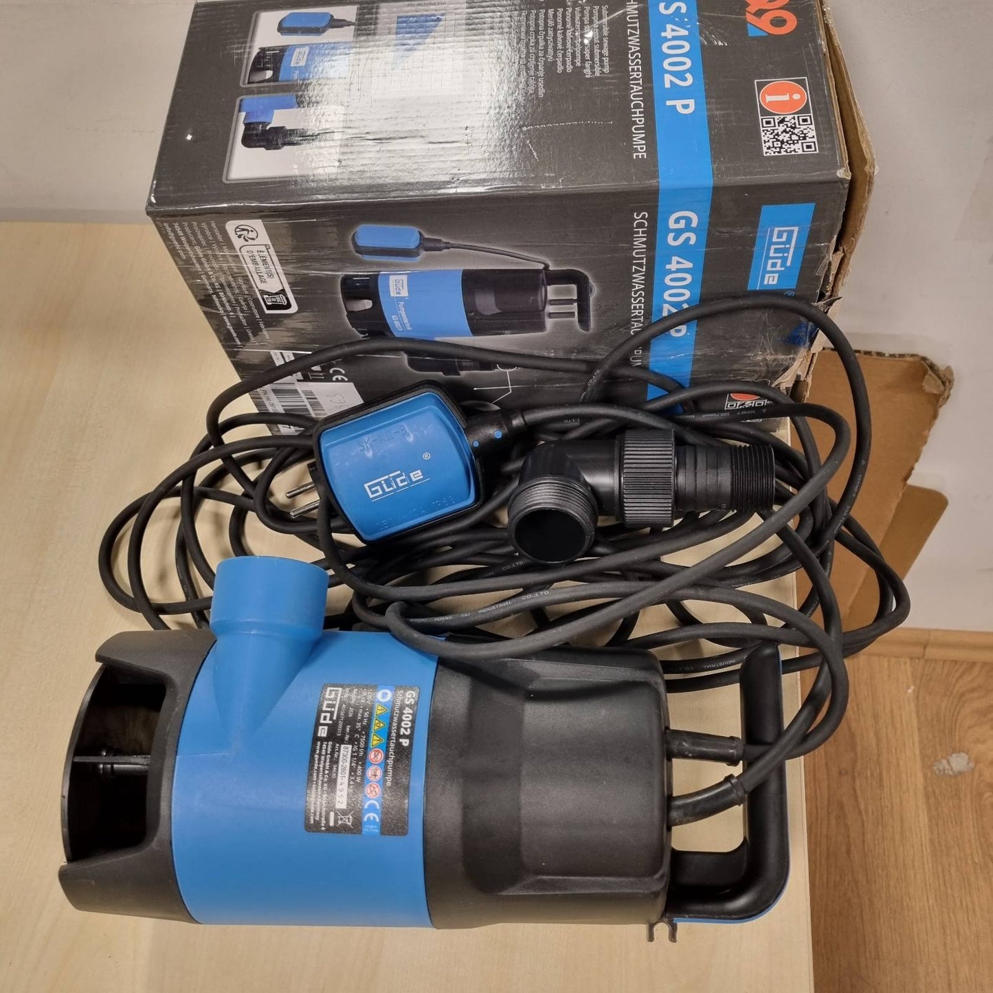 322363 - GÜDE GS 4002 P POMPË ZHYTËSE PËR UJË TË NDOTUR (400 W, 7500 L/ORË, KOKË MAKSIMALE 5 M, THELLËSI MAKSIMALE 4 M, HELIKË NORYL, KABLLLO 10 M, ÇELËS NOTUES ME RREGULLIM, MBROJTJE TERMIKE)