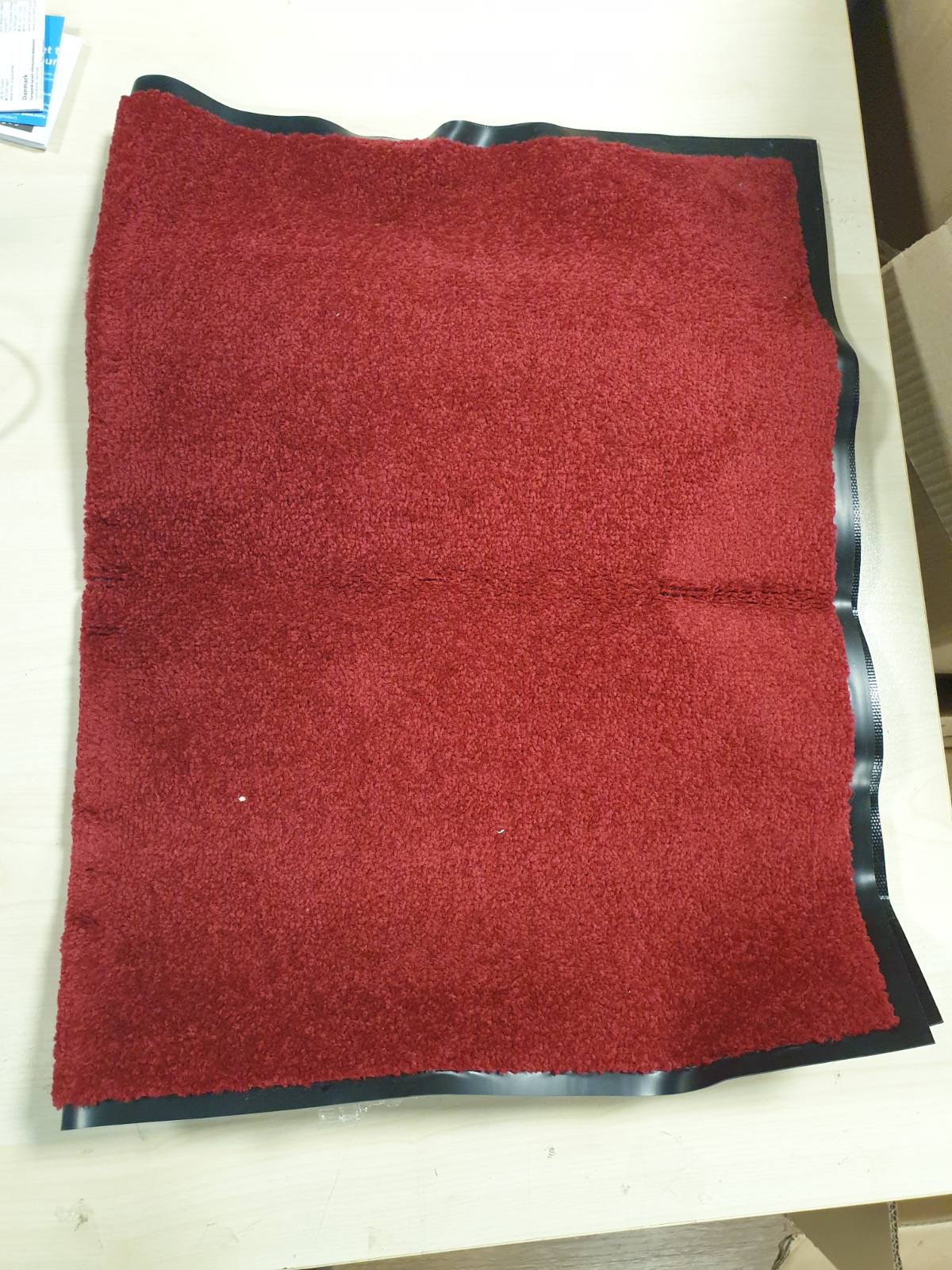 322520 - QILIMA FunkyBuys 60 cm x 90 cm, Qilim dere jo-rrëshqitës, i kuq, për ambiente të brendshme dhe të jashtme, mbështetje gome, super thithës