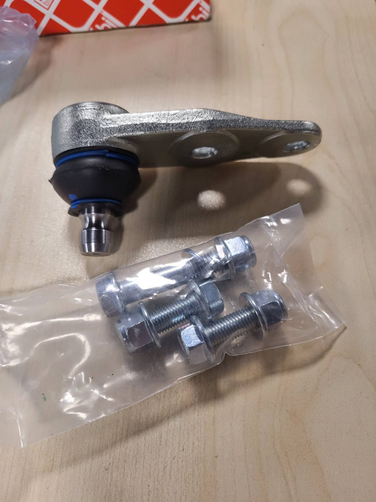 322549 - FEBI BILSTEIN Lidhje sferike 10640 me pajisje montimi, 1 copë