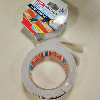 322575 - TESA Shirit anti-rrëshqitës, shumë i ashpër dhe rezistent, transparent, i bardhë, 5 m x 25 mm