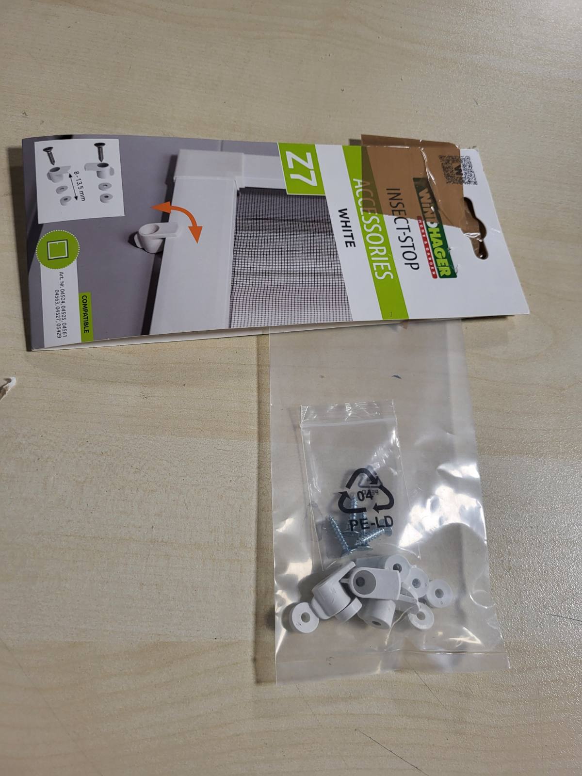 322771 - SET Windhager çelësa për dritare rrjetash kundër insekteve, 4 copë, të bardha, me vida për korniza tensioni, kllapa për fiksimin e rrjetave, 04538