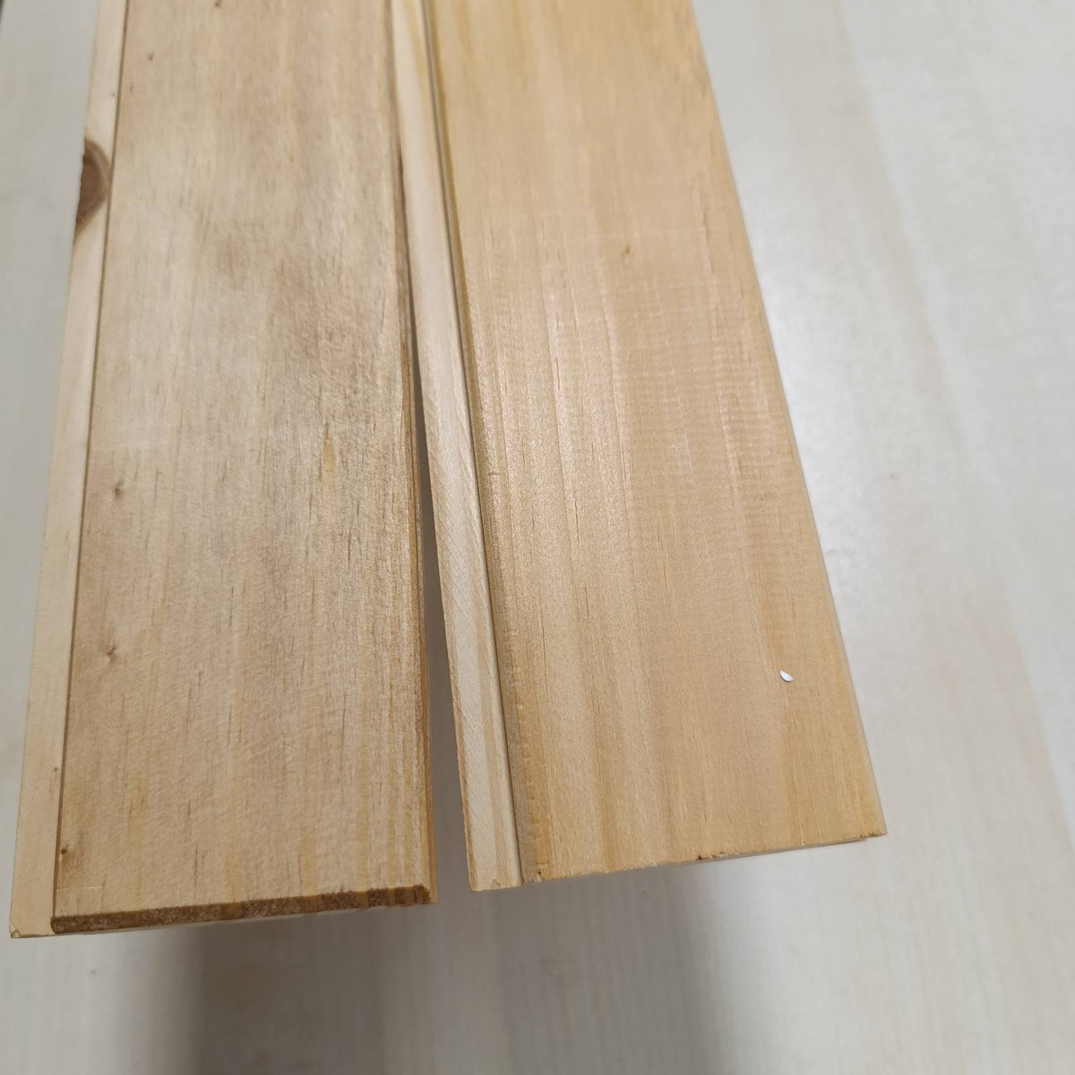 334273 - VIDA XL Tavolinë Konsole NOAIN me Këmbë në Formë U-je, 120x30x75 cm, Dru Pishe i Masëm