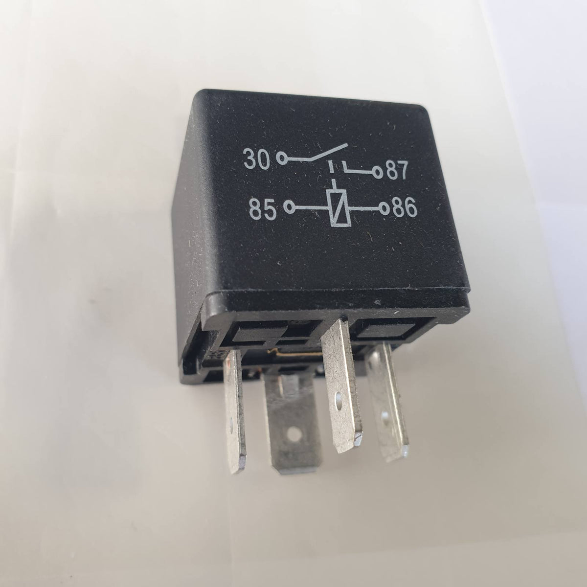 335471 - HELLA Mini-rele 4RA 965 400-001, normalisht e hapur, 12 V, 4-pole, rezistenca e bobinës 90 ohm, mbajtëse po