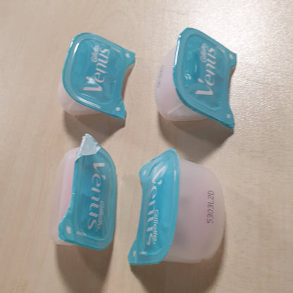 336234 - GILLETTE Mbushëse brisku Venus Comfortglide Spa Breeze për femra, pako me 10 copë