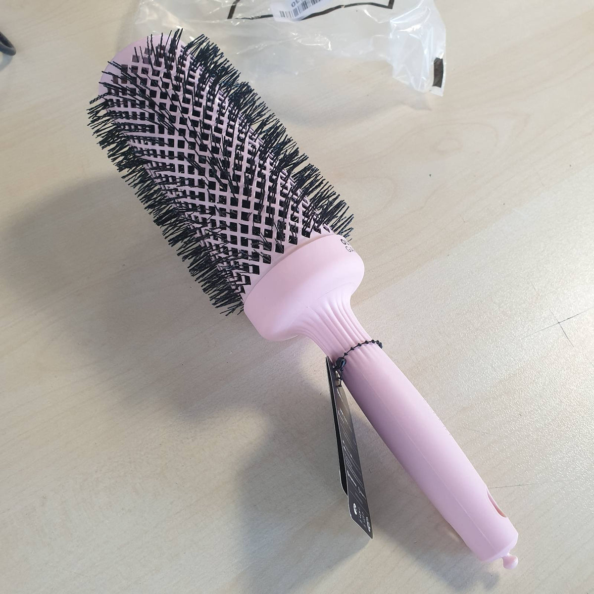 336295 - OLIVIA GARDEN Furçë Blowout Speed Rozë Pastel 55 - Furçë qeramike e rrumbullakët me trup ekstra të gjatë