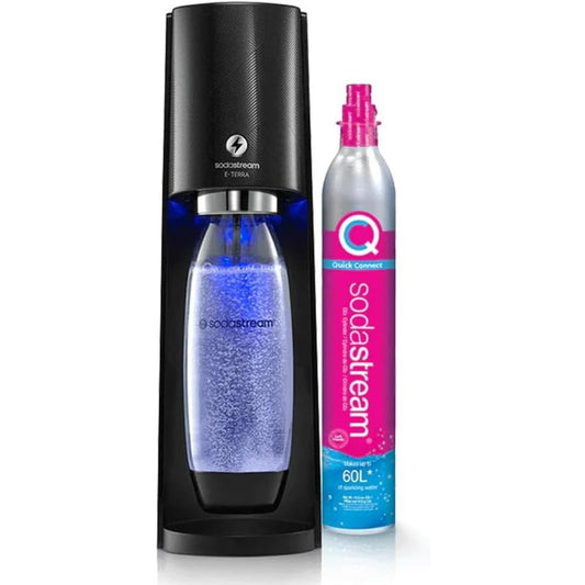 139057 - SODASTREAM E-TERRA, Makinë Elektrike për Ujë të Gazuar, 1 Shishe PET, Cilindër 1L CO2 në Përfshirje, me Furnizim Energjie