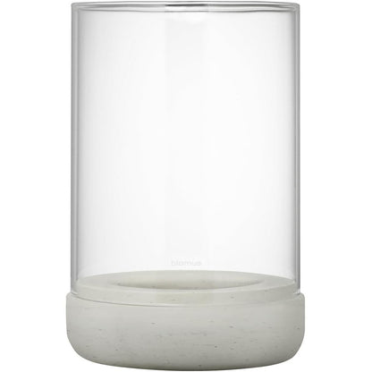 261272 - BLÖMUS CALMA Mbajtëse qiriri beton dhe xham - Gri e çelët - 15G x 15G x 22.5L cm - Përdorim i brendshëm - Qiriu nuk përfshihet