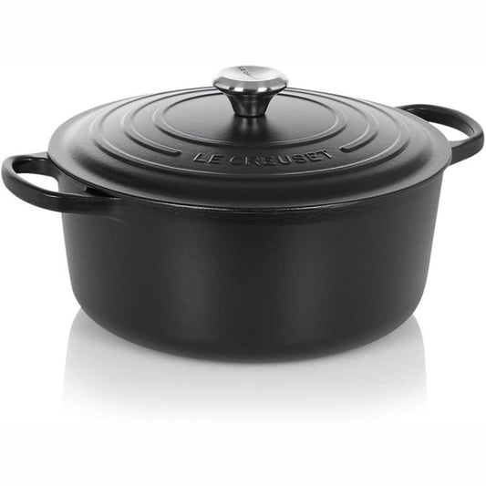 195004 - LE CREUSET Tavë e RRUMBULLAKËT Signature prej Gize me Kapak, Madhësi: Ø 28cm, Përshtatshme për Sobat dhe Induksionin, Kapaciteti: 6.7L, Pesha: 6.125kg, Ngjyra: e Zezë, Modeli: 21177280000430