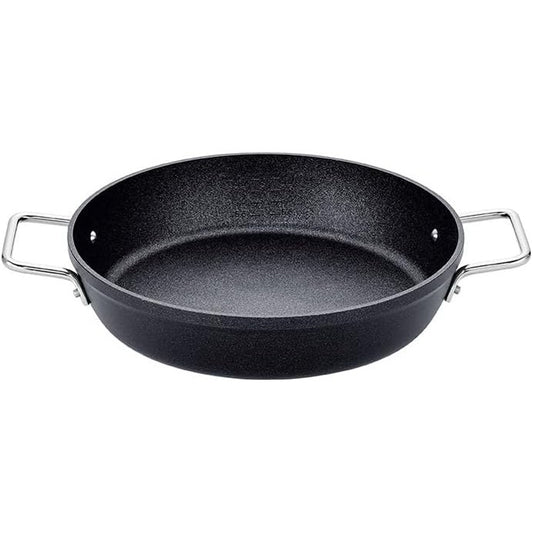 208061 - FISLER ADAMANT - Tigan i Madh për Servirje, Alumini (Ø 32cm), i Veshur, Jo-Ngjitës, me Buzë të Larta, Rezistent ndaj Gërvishtjeve – Përshtatshëm për Induksion