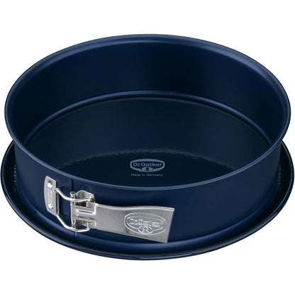 255692 - Dr. Oetker Tavë pjekjeje me sustë Ø 26 cm, Baking Love Enamel, Tavë pjekjeje e rrumbullakët me bazë smalti rezistente ndaj prerjeve dhe gërvishtjeve, rezistente ndaj nxehtësisë deri në 230 °C