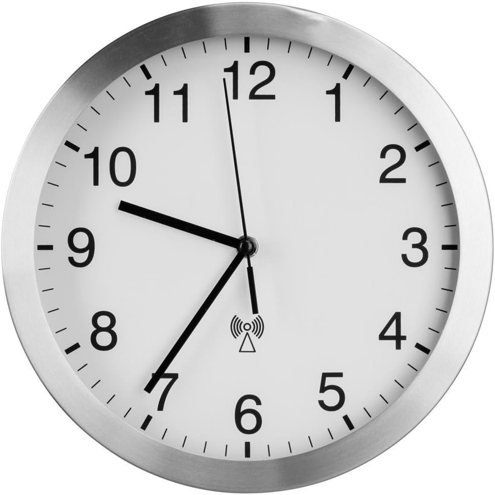 261755 - TFA DOSTMANN Orë muri analoge me radio-kontroll, 98.1091, kornizë alumini, diametër 25 cm, e bardhë-argjendtë