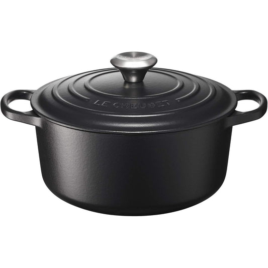 183013 - LE CREUSET Enë Pjekjeje prej Gize të Emaluar Signature, Rrumbullakët 24 cm, Kapaciteti 4.2 L, Pesha 4.305 kg, e Zezë Mat, Kodi 21177240000430