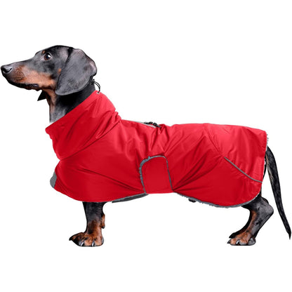 184282 - ADIDOG - Xhaketa dimërore për qen të papërshkueshme nga uji, për qen Dachshund të përmasës S, me rreshtim të mbushur prej leshi, me rripa të rregullueshëm dhe zbukurime reflektuese, e kuqe