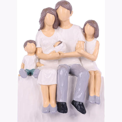 187371 - LCCCK - Figurë Skalitur e Pikturuar me Dorë, Familje me 4 Personazhe - Mami, Babi, Bir, Dhurata për Nënën e Re