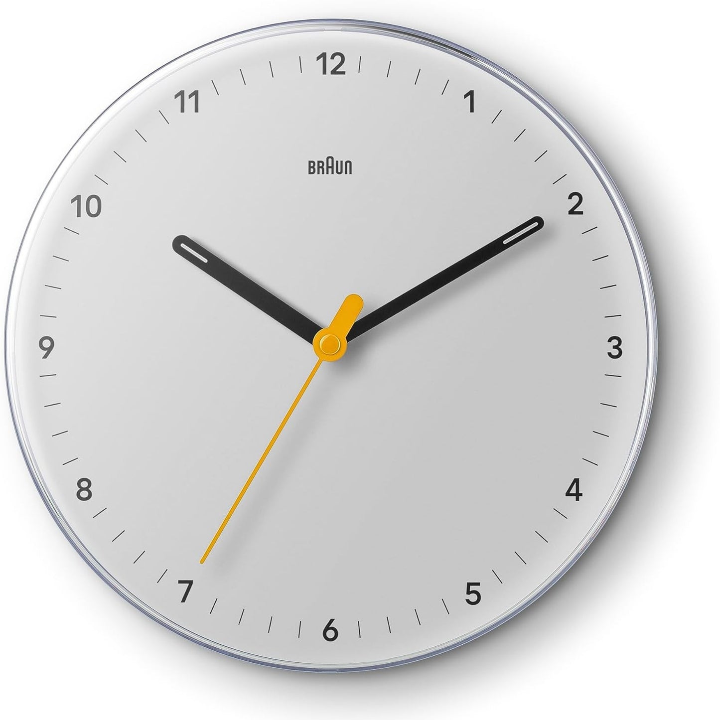 256335 - BRAUN Orë muri analoge Classic, mekanizëm kuarci të heshtur, diametër 23 cm, ngjyrë e bardhë, modeli BC26W