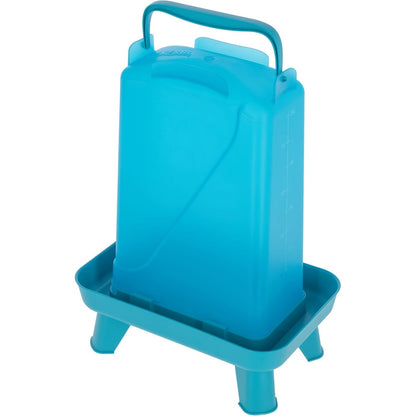 258057 - KERBL Pijesë plastike Hobbyfarming me këmbë, 5.5 l, blu, 19x28x39.5 cm, pijesë për shpendë, plastike, shpendë