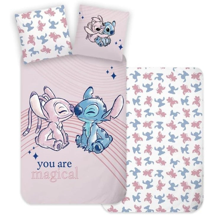 180097 - BRANDMAC Set Çarçafësh Stitch & Angel për Foshnje ose Fëmijë, 100% Pambuk, i Kthyeshëm, Mbulesë Jorgani 100x135cm dhe Mbulesë Jastëku 40x60cm