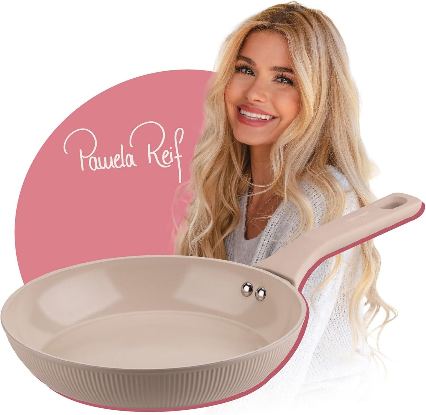 251043 - FACKELMANN Tigan x Pamela Reif – Ø 24 cm, alumini i farkëtuar, ricikluar, ngjyrë bezhë pastel, qeramikë, veshje pa PFAS, rezistent ndaj nxehtësisë deri në 150 gradë C, larje me dorë