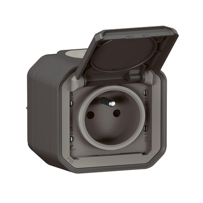 335142 - LEGRAND Prizë IP55 e papërshkueshme nga uji me tokëzim Plexo, 2P+E 16A, për montim sipërfaqësor, Antracit