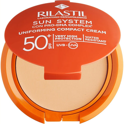 272041 - RILASTIL FONDATINË KOMPAKTE, NGJYRË BEZHË, MBULUESE, KREMOZE, SPF 50+, REZISTENTE NDAJ UJIT, 10g