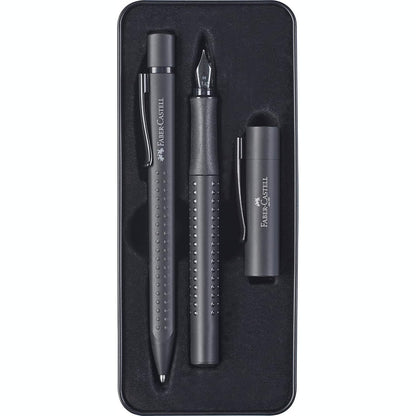 295225 - FABER-CASTELL 201626 - Set Dhurate Grip Edition, i Gjithë i Zi, me stilolaps M dhe stilolaps XB në një kuti metalike