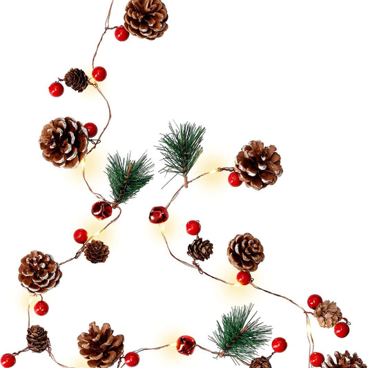 192702 - GOOBAY 60274 Drita LED 20-pallësh me Tel të Argjendtë, Boçe Pishe dhe Manaferra të Kuqe, Drita me Tel të Bardhë e Ngrohtë (3000 K), me Funksion Kohëmatësi, Punon me Bateri, Ngjyrat: Kafe, Jeshile, e Kuqe, e Kuqe Tulle