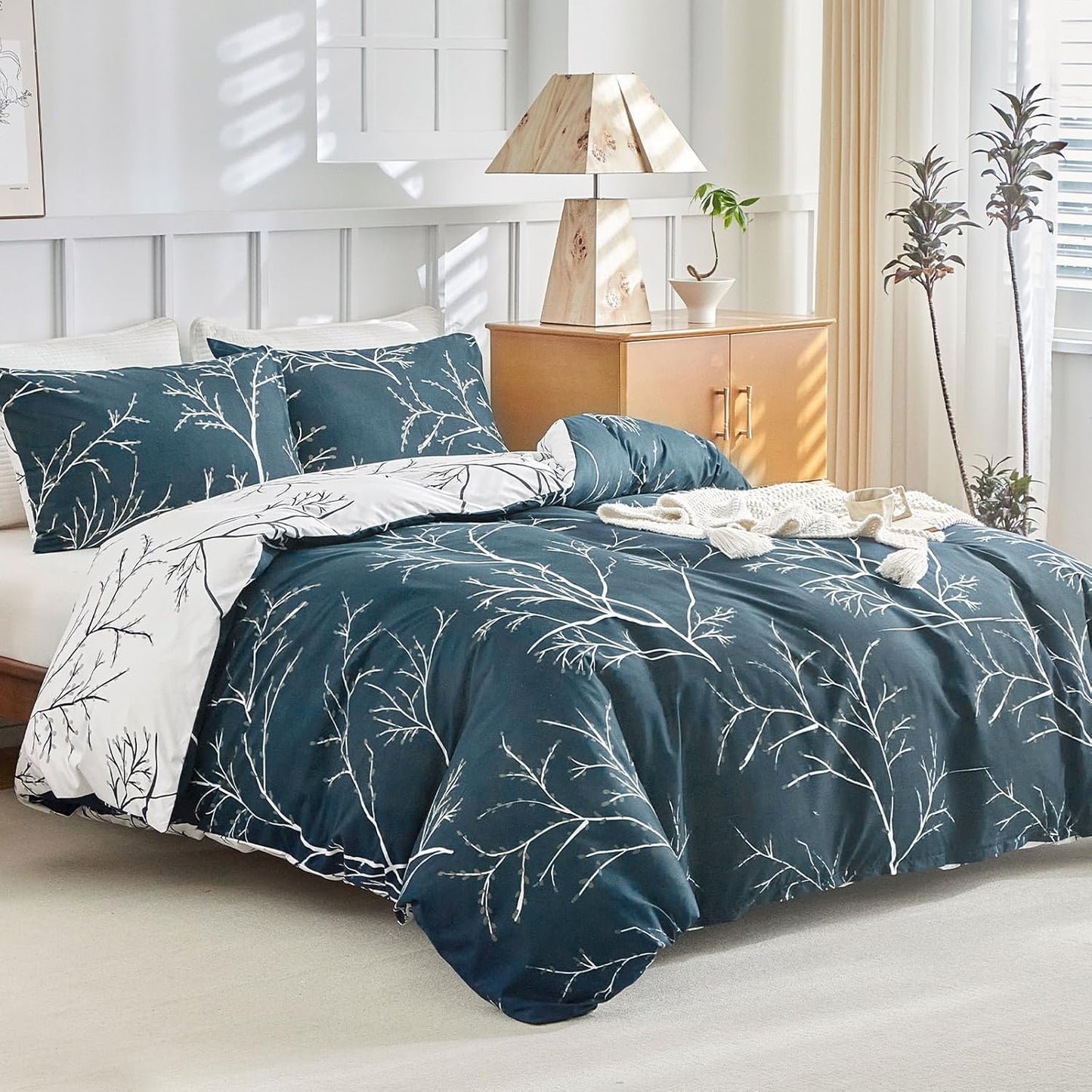 184321 - TOKOKIMO - Set Shtrati Jorgani 220x240cm me 2 Mbulesa Jastëku 65x65cm, Modeli Dege dhe Gjethe, Zinxhir Blu Marine