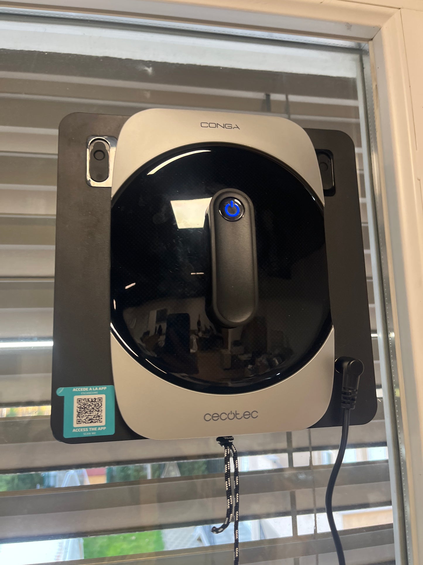 116263 - CECOTEC Roboti i Pastrimit të Xhamave Conga Windroid 1290, 72W, Formë Katrore, Sistem Lidhje DoubleSpray, Kontrollues me Aplikacion dhe Telekomandë, 4 Sisteme të Sigurisë