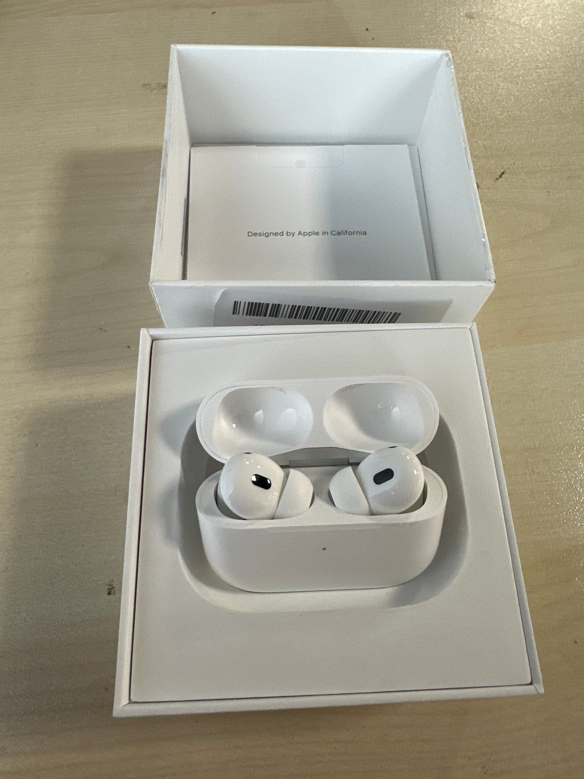 112660 - APPLE AirPods Pro, Gjenerata e 2-të, me Mbulesë MagSafe, Modeli MTJV3ZM/A