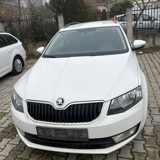 1031 - SKODA OCTAVIA COMBI OSCE 2015