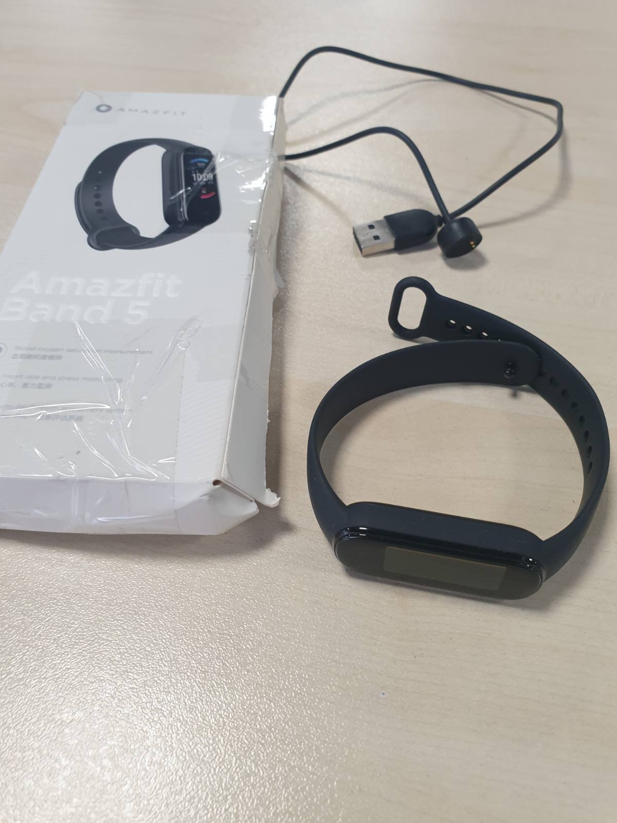 319964 - AMAZFIT RRIP DORE SMARTWATCH BAND 5, GJURMIM FITNESI, JETËGJATËSI BATERIE 15 DITË, OKSIGJEN NË GJAK, RRAHJE ZEMRE, MONITORIM GJUMI