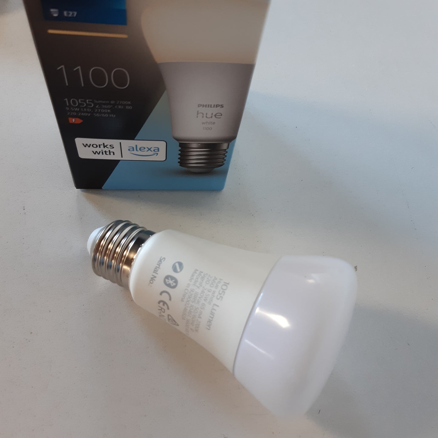 247820 - PHILIPS Pllaka Hue White E27, 1x1055lm, me errësim, dritë e bardhë e ngrohtë, e kontrollueshme me aplikacionin, e pajtueshme me Amazon Alexa