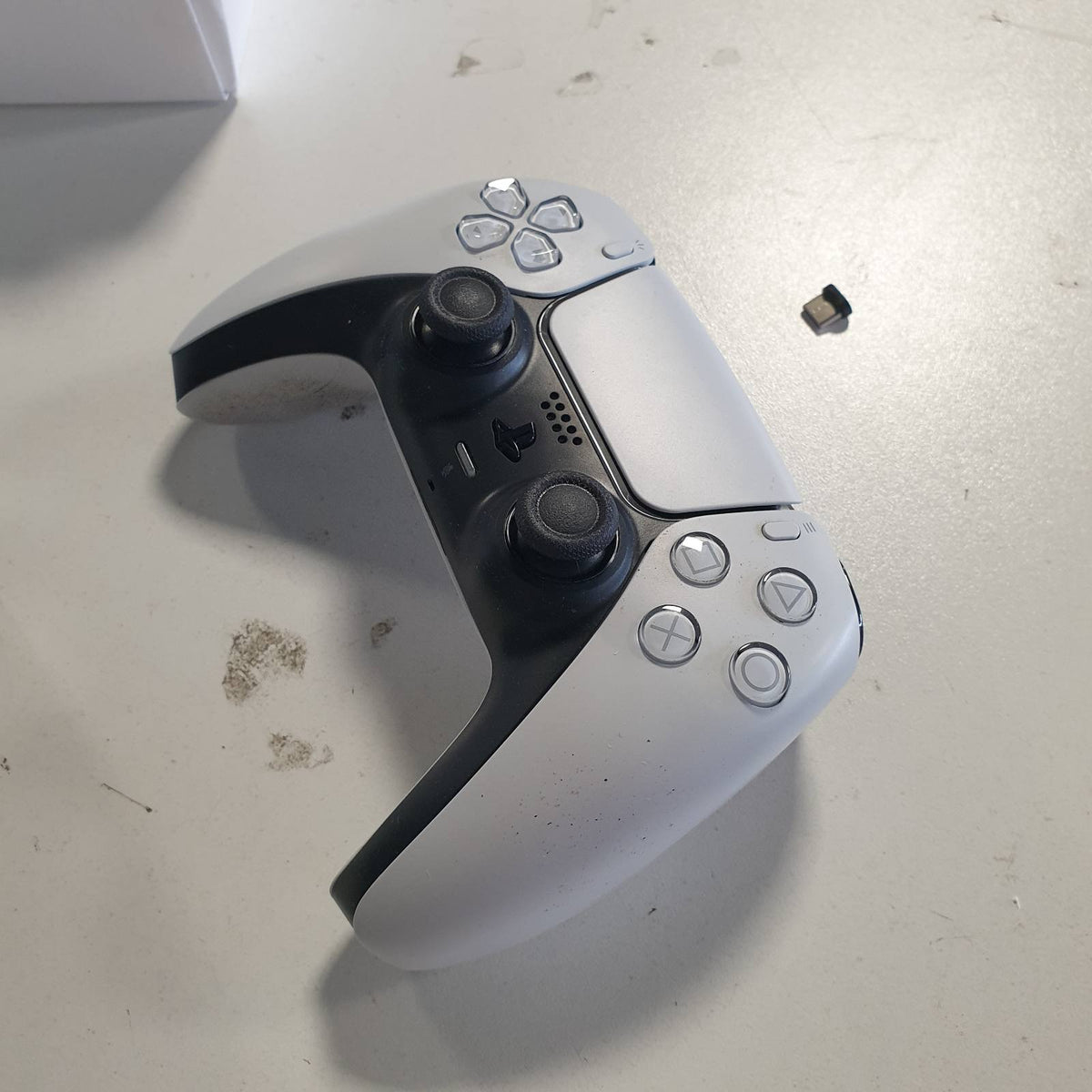 292365 - PLAYSTATION 5 Kontrolluesi pa tel DualSense