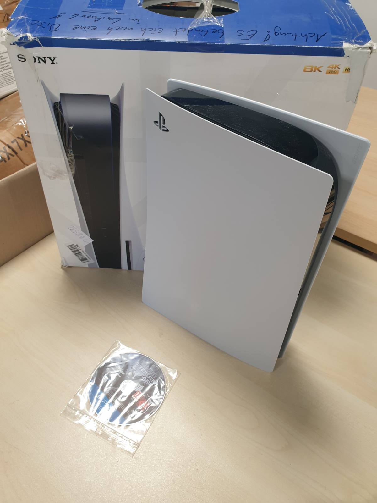 272532 - PLAYSTATION 5 Konsola Standarde, 825GB SSD, 4K UHD, 10.28 TFLOPS, 3.5 kg