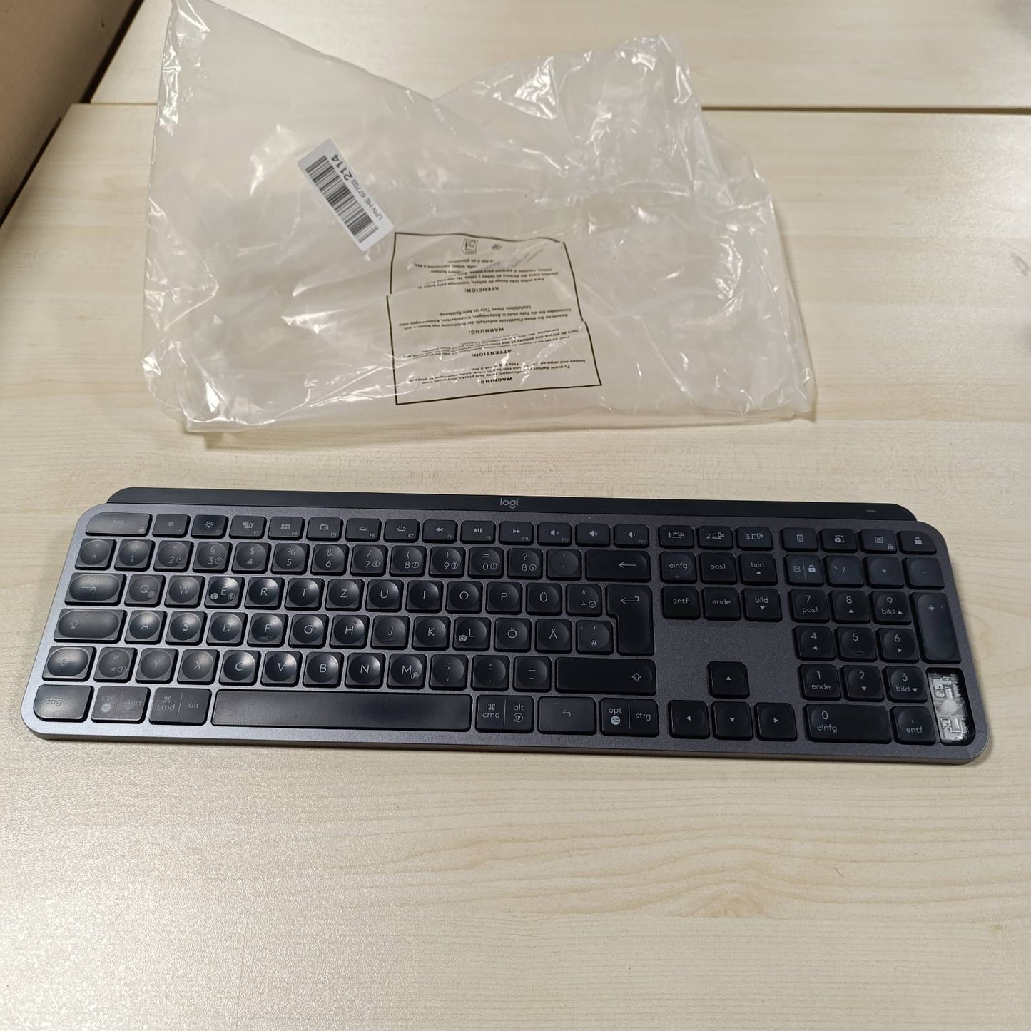 267714 - LOGITECH Tastierë pa tel MX Keys, lidhje Bluetooth dhe USB, USB-C, jetëgjatësi baterie 5-mujore, taste me ndriçim nga prapa, PC/Mac, paraqitje gjermane QWERTZ - grafit