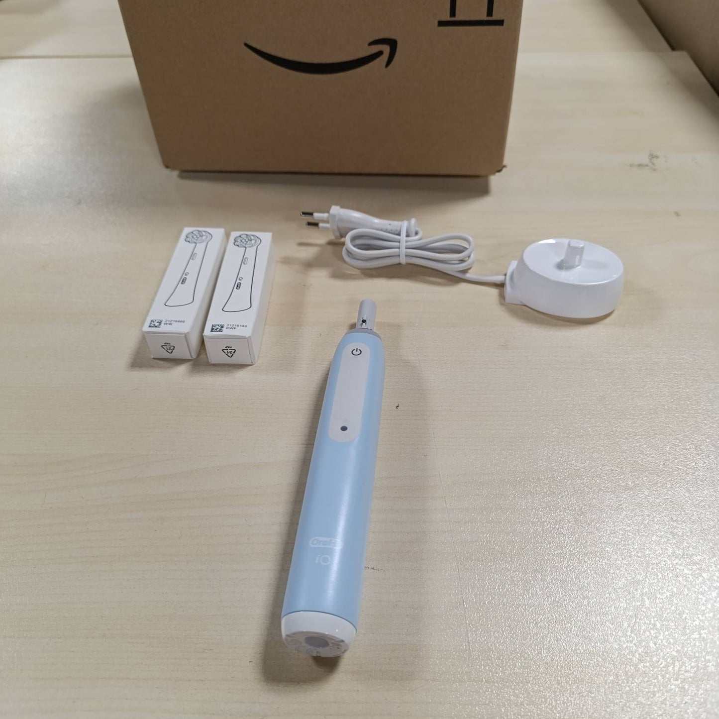 289434 - ORAL-B Furçë dhëmbësh elektrike iO Series 3, blu e çelët