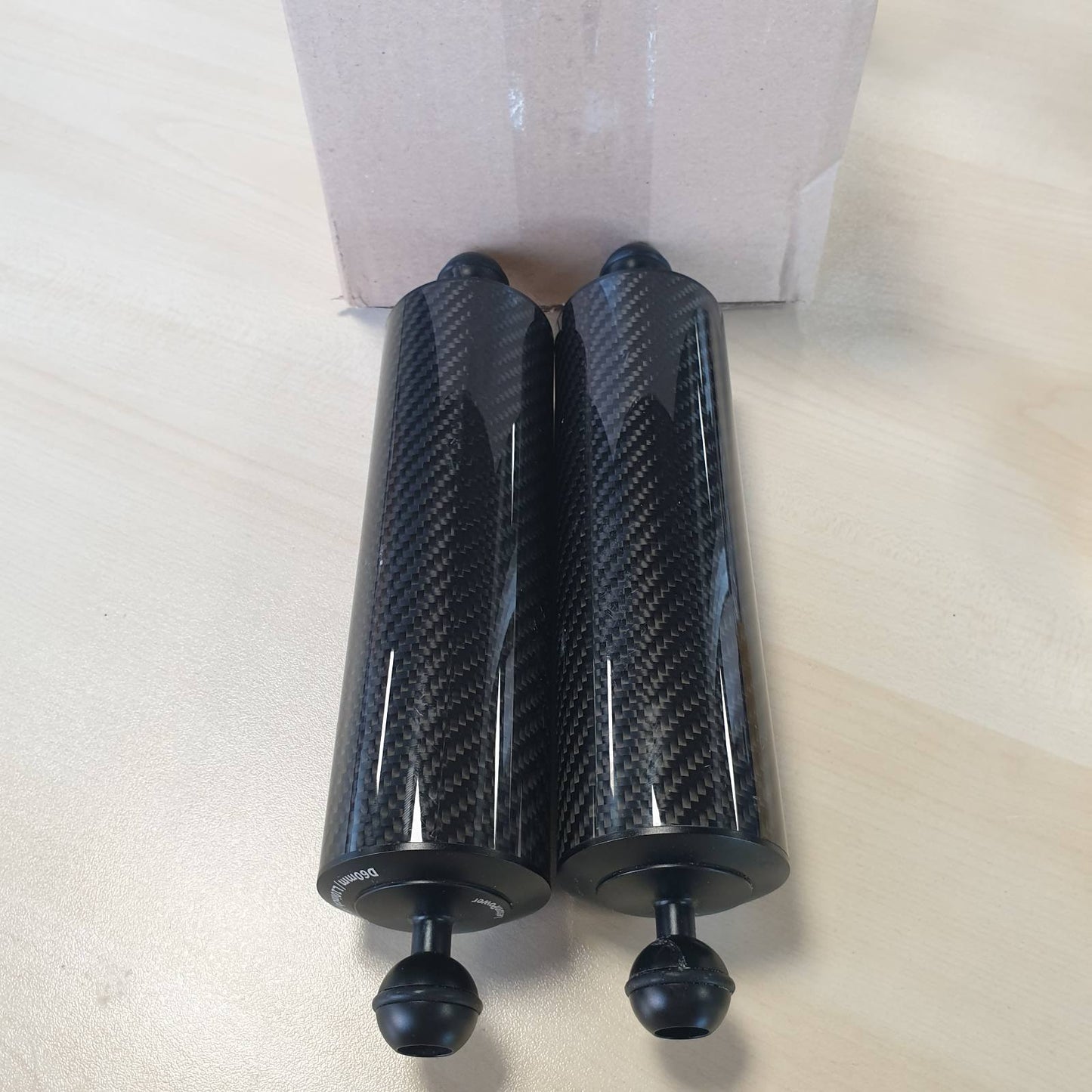 276258 - LETONEPOWER Krah lundrues nënujor 10" me fibër karboni, krah ujor me kushineta sferike të dyfishta 1", sistem ndriçimi për zhytje, tabaka, dritë videoje/stroboskopi (pako me 2 pjesë)