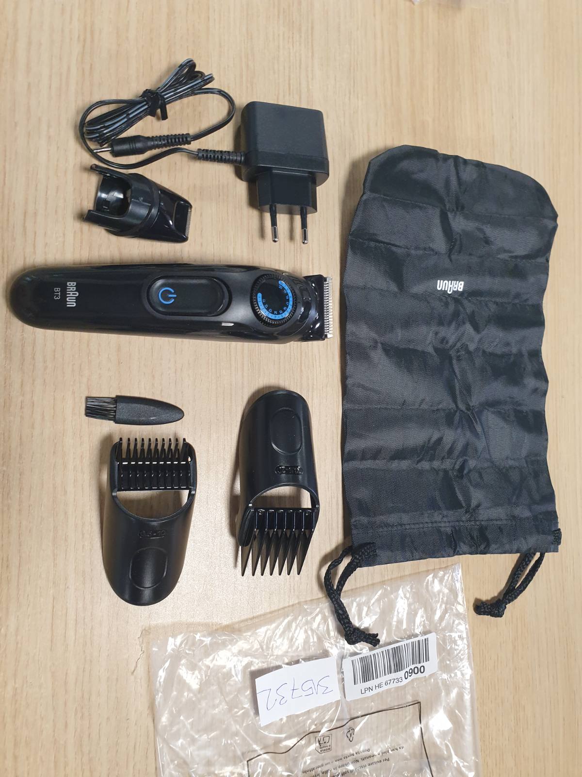 315732 - BRAUN Prerëse mjekre Series 3, Prerëse elektrike për burra, 6 aksesorë, teh ultra i mprehtë, jetëgjatësi baterie 50 minuta, makinë rroje mjekre pa tel, 40 cilësime gjatësie, model BT3565, ngjyra e zezë/blu