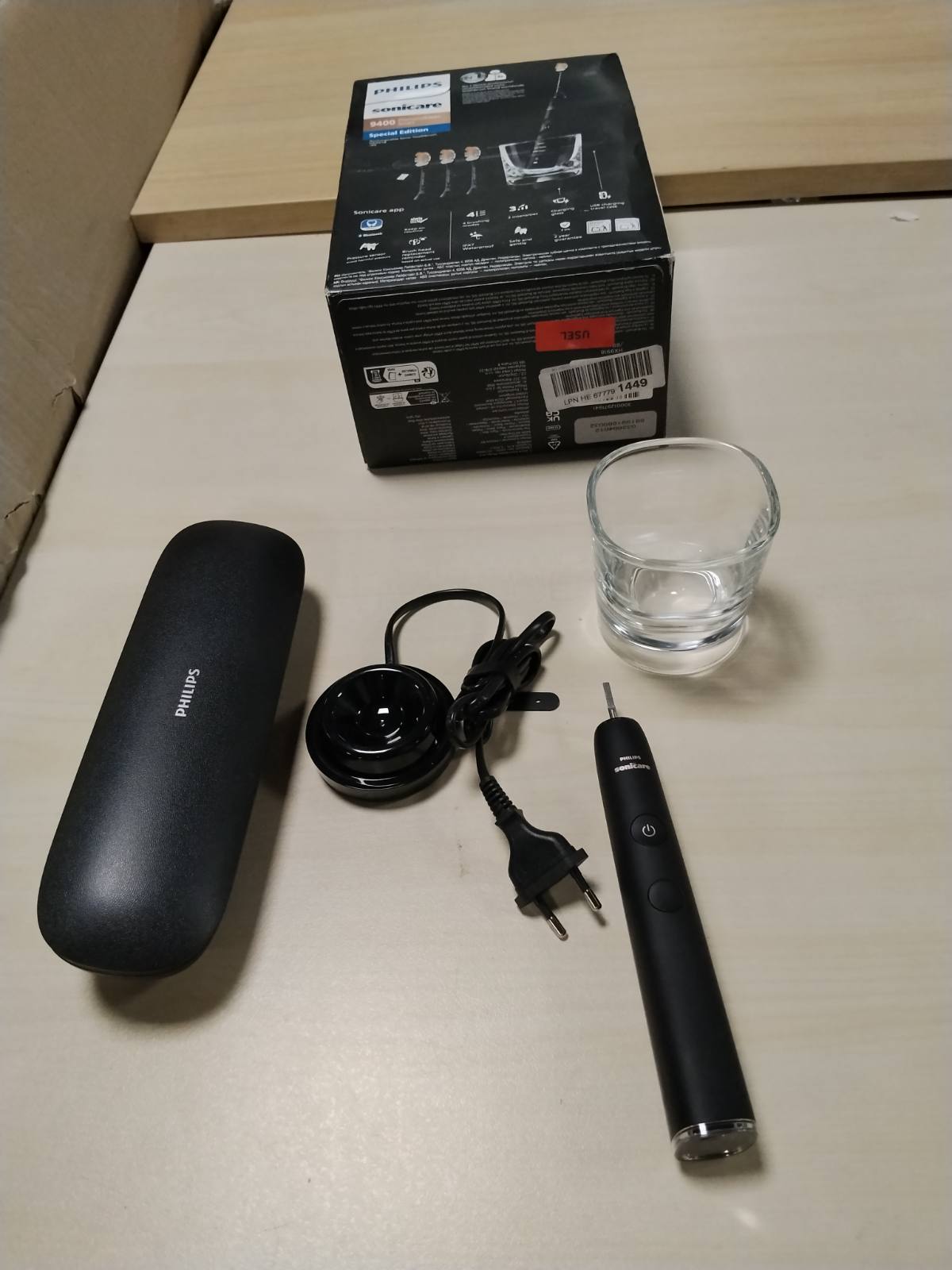 315053 - onicare DiamondClean Smart 9400, furçë dhëmbësh sonike, sensor presioni, 4 mënyra pastrimi, e zezë, modeli HX9918/89