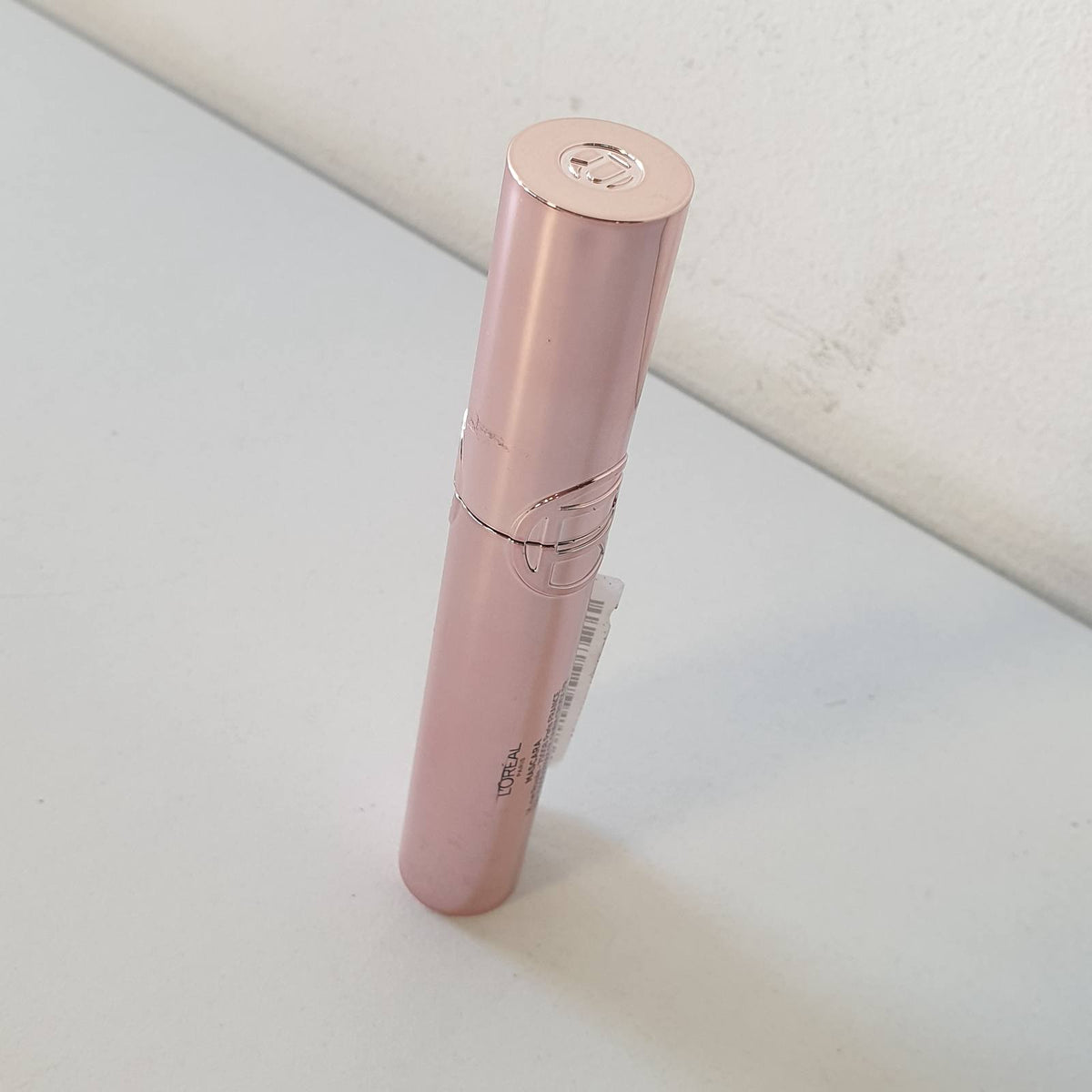 301121 - L'ORÉAL PARIS - Rimel për Vëllim të Ndërtueshëm, Formulë e Lehtë, Aplikim i Njëtrajtshëm, Pa Grumbuj, Ngjyra: E Zezë