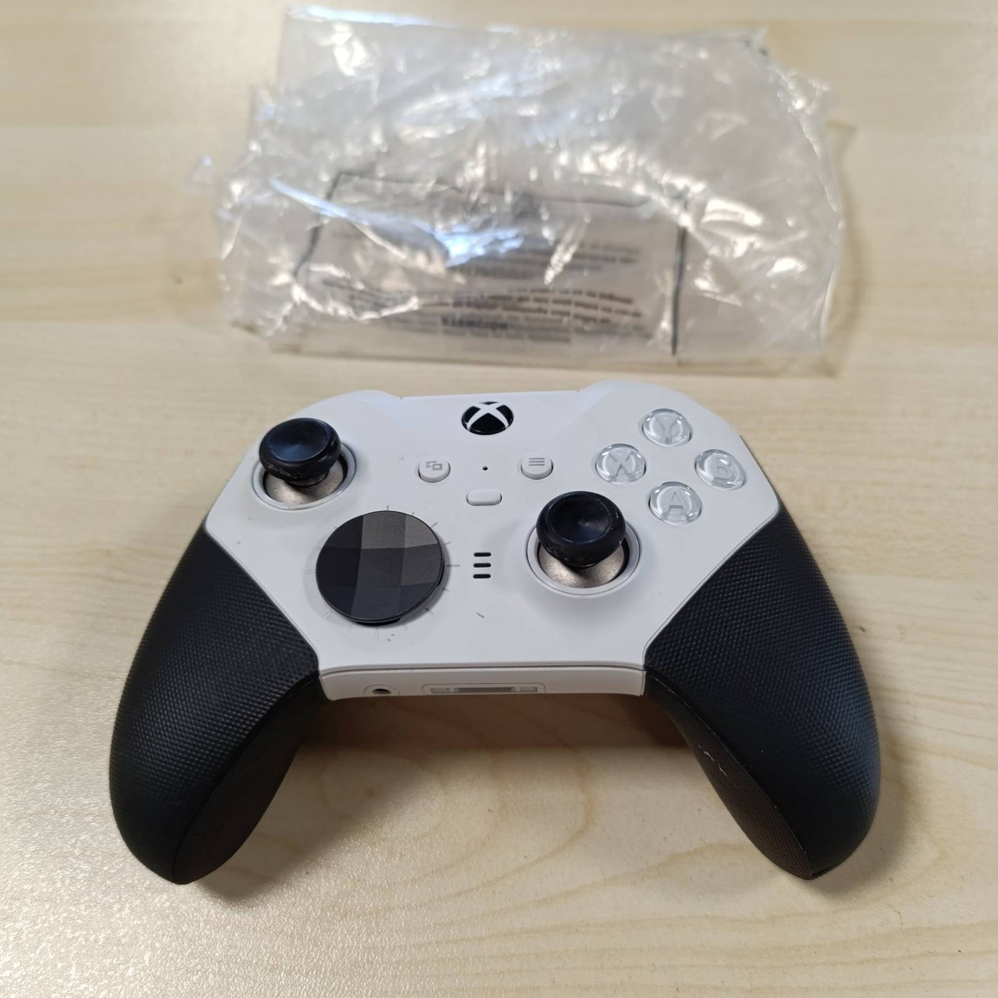 276083 - Kontrolluesi pa tel Xbox Elite Seria 2 – Edicioni bazë