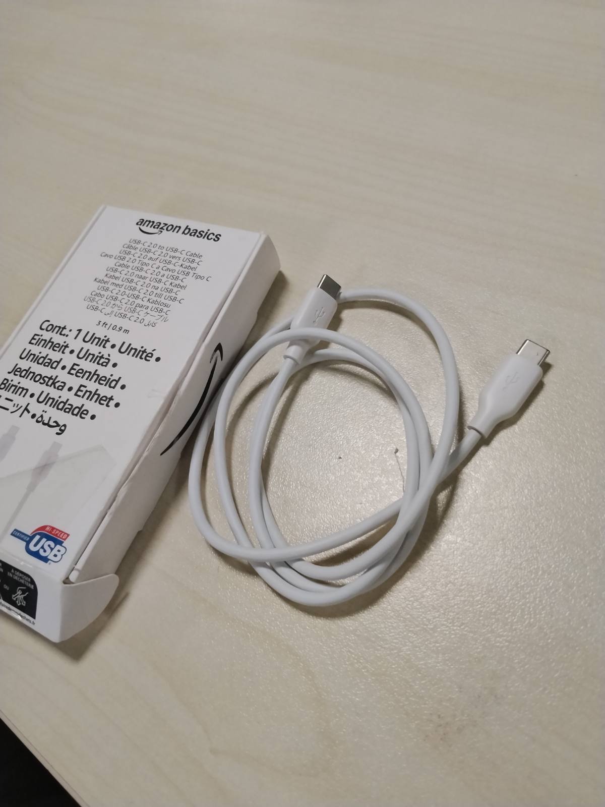 320642 - AMAZON BASICS Kabllo karikimi të shpejtë USB-C në USB-C 2.0, shpejtësi 480 Mbps, i çertifikuar USB-IF, për Apple iPhone 16/15, iPad, Samsung Galaxy, tableta, laptopë, 0.9 m, i bardhë