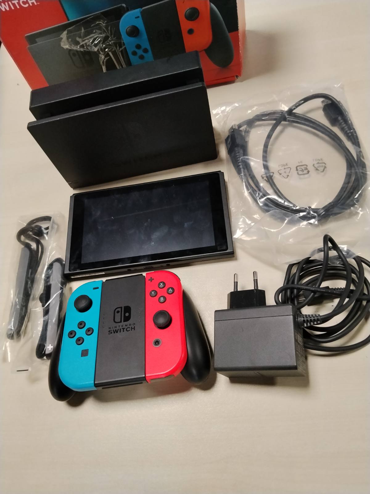 298955 - NINTENDO Konsola Switch, Ngjyrë: Blu Neoni dhe Kuqe Neoni, Joy-Cons