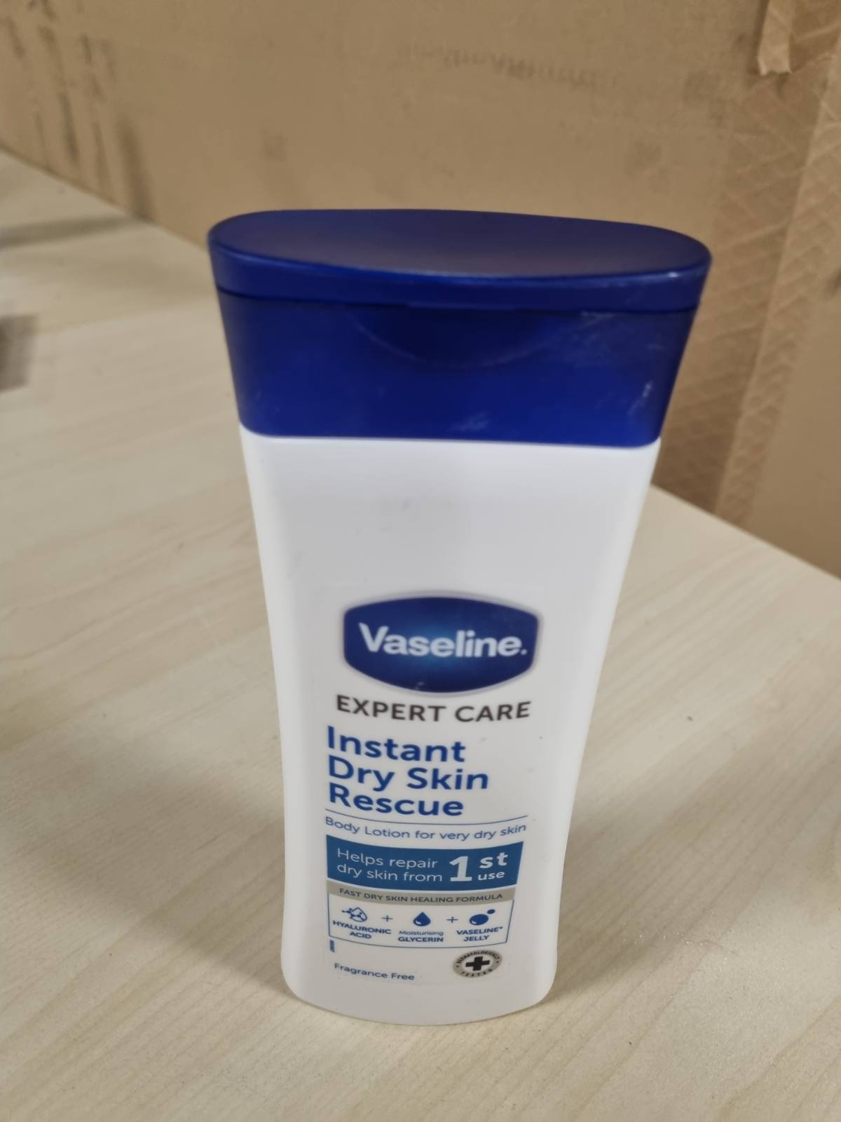301417 - VASELINE Locion Shpëtimi i Menjëhershëm për Lëkurën e Tharë, 400ml