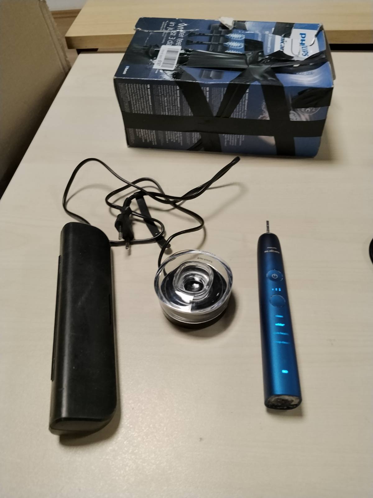 300255 - PHILIPS - Furçë dhëmbësh elektrike Sonicare DiamondClean Seria 9000, model HX9911/89, me 4 koka furçe C3 Premium Plaque Defense, ngjyrë Aquamarine