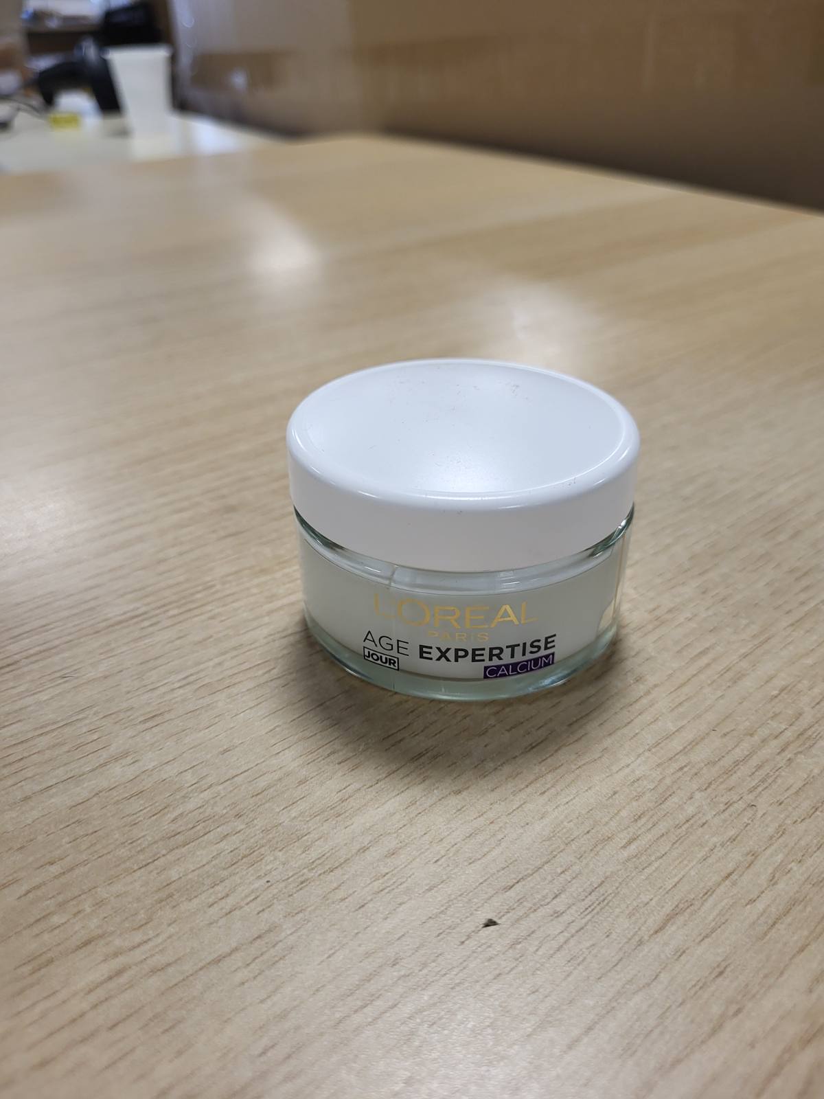 318564 - L'ORÉAL PARIS KREM DITOR FORTUES KUNDËR PLAKJES, 50 ml, kujdes ditor për lëkurë të pjekur, i pasuruar me kalcium