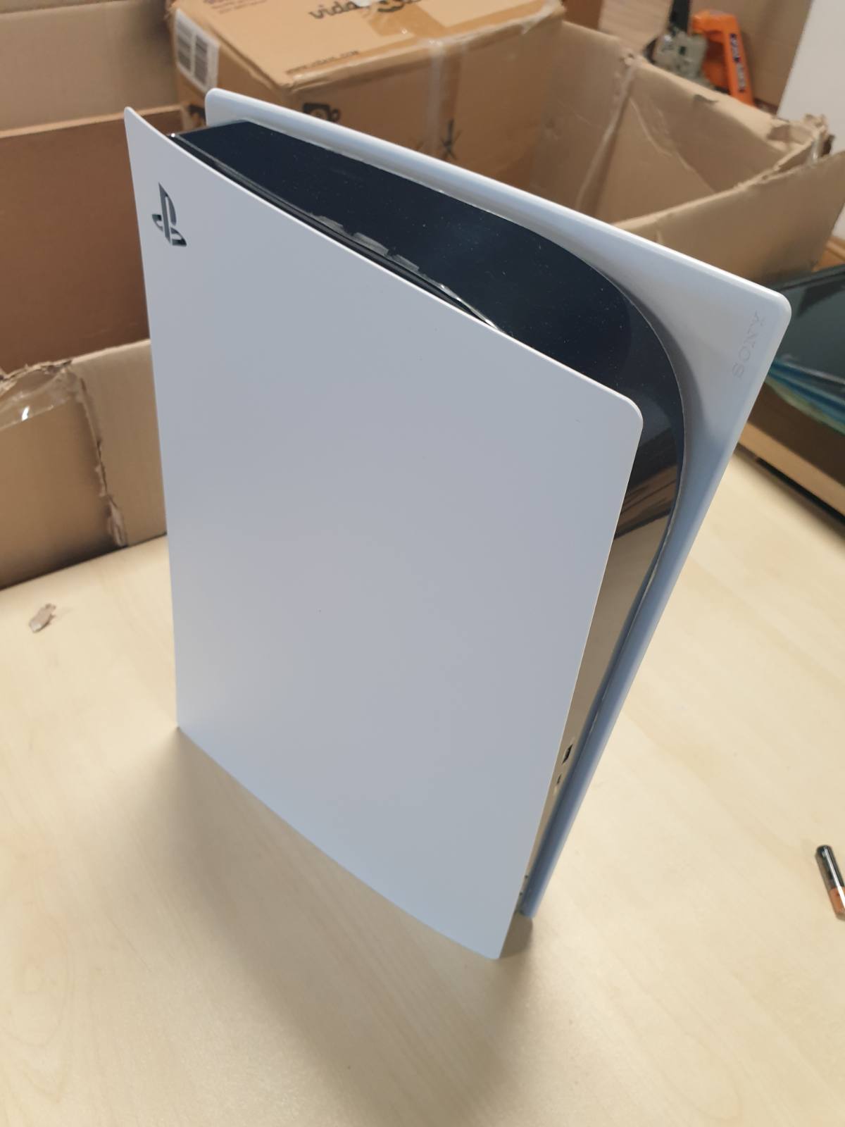 272534 - PLAYSTATION 5 Konsola Standarde, 825GB SSD, 4K UHD, 10.28 TFLOPS, 3.5 kg