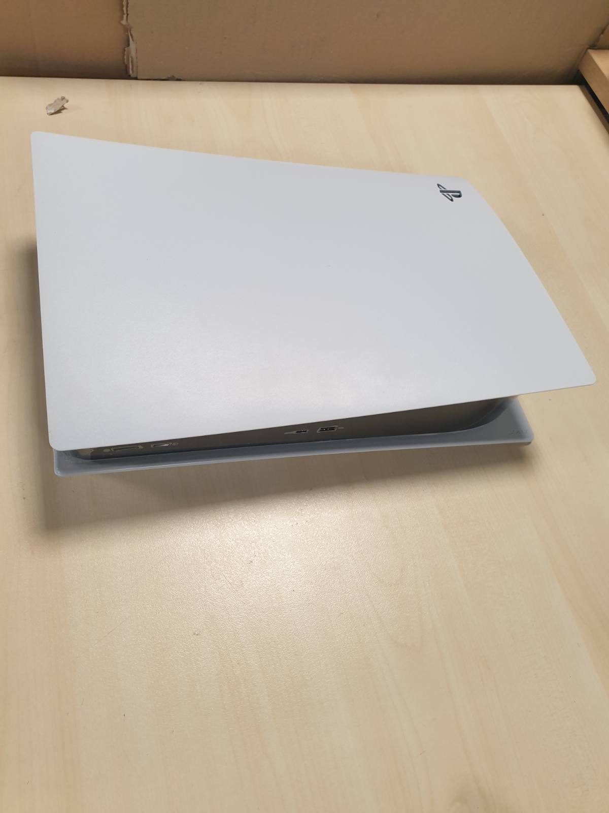 272534 - PLAYSTATION 5 Konsola Standarde, 825GB SSD, 4K UHD, 10.28 TFLOPS, 3.5 kg