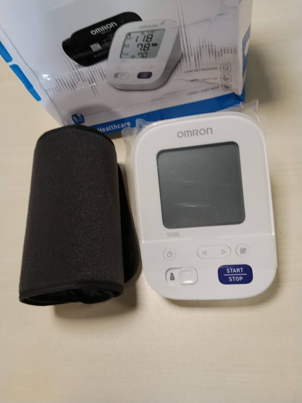305834 - OMRON Monitor tensioni gjaku X3 Comfort, me manshetë Intelli Wrap për matje të sakta, për përdorim në shtëpi